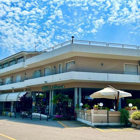 Hotel La Bussola Padenghe sul Garda Bagian luar foto