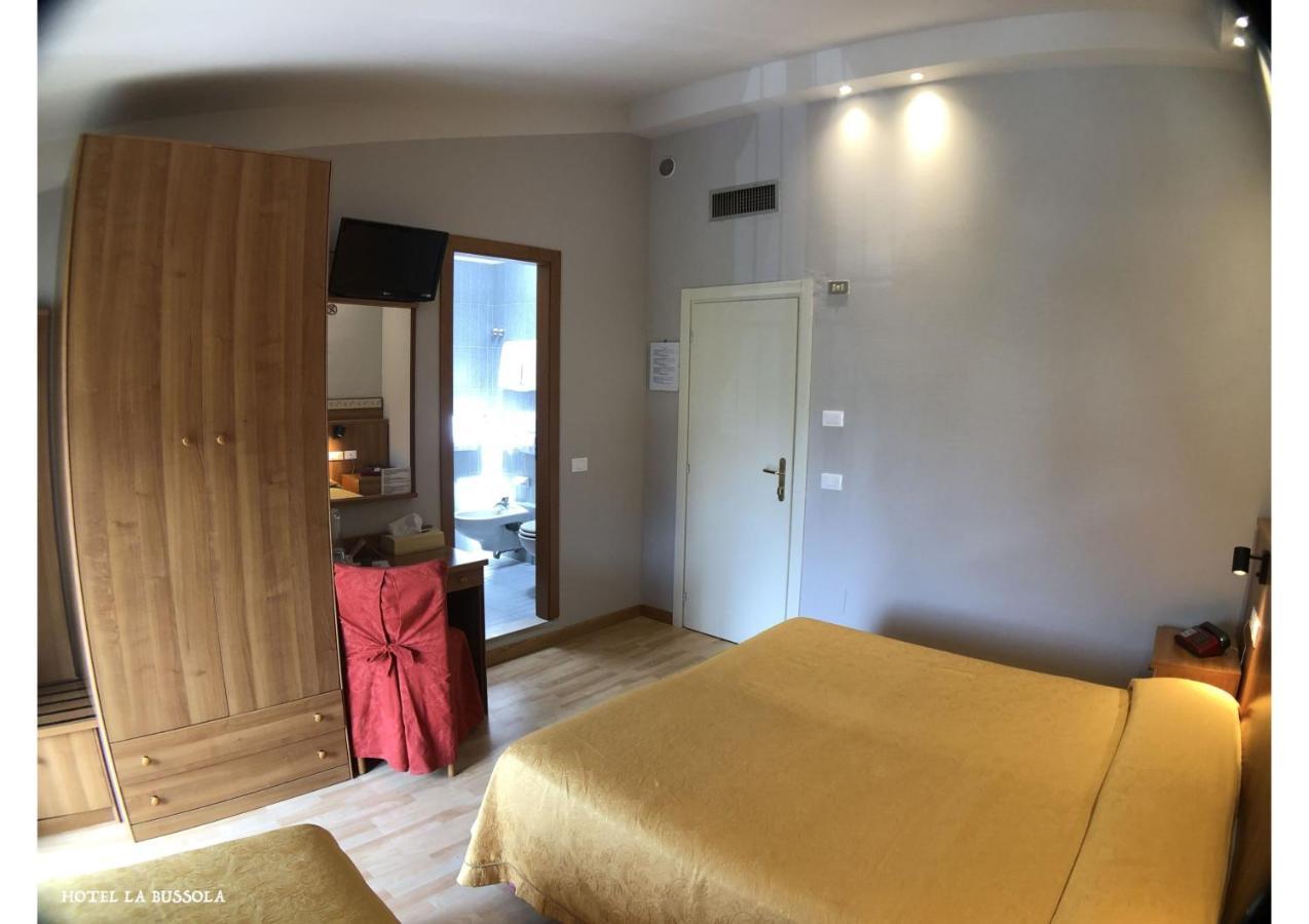 Hotel La Bussola Padenghe sul Garda Bagian luar foto