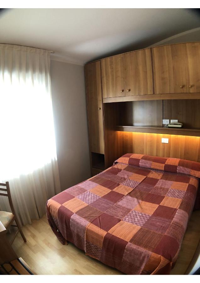 Hotel La Bussola Padenghe sul Garda Bagian luar foto