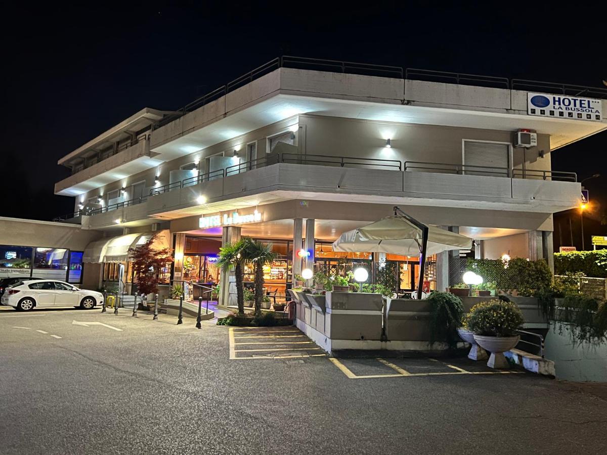 Hotel La Bussola Padenghe sul Garda Bagian luar foto