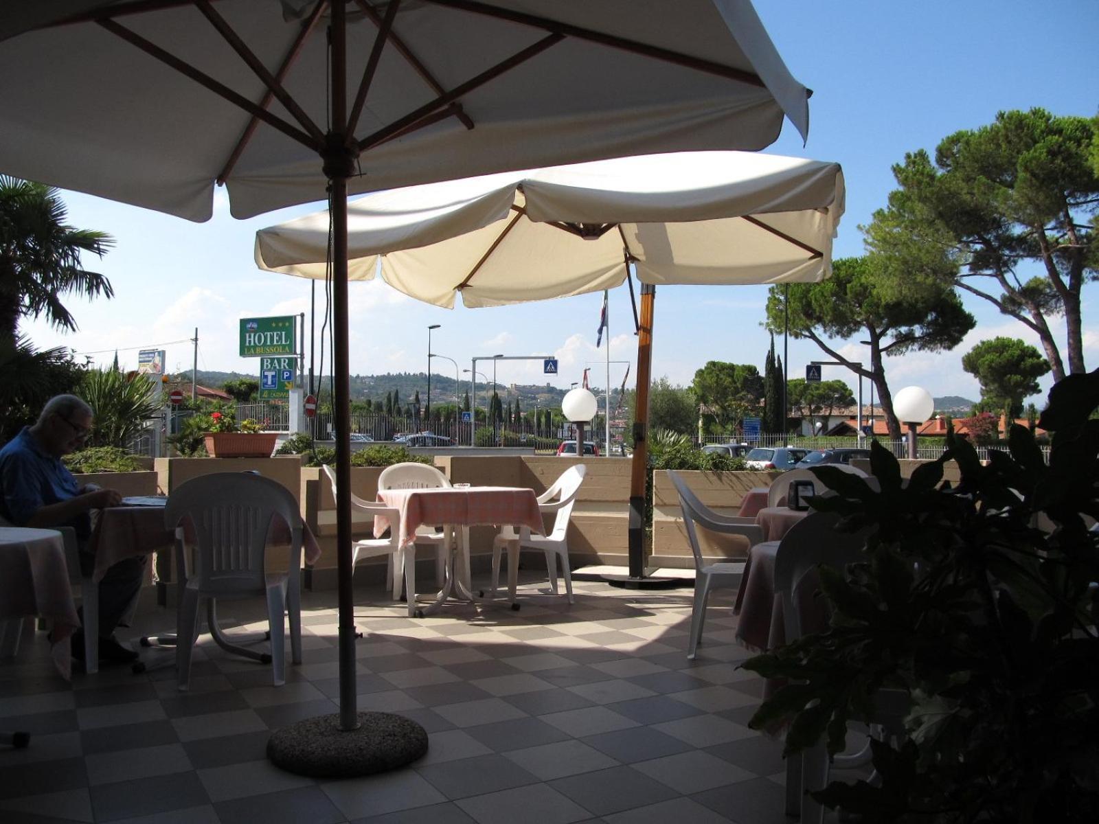 Hotel La Bussola Padenghe sul Garda Bagian luar foto