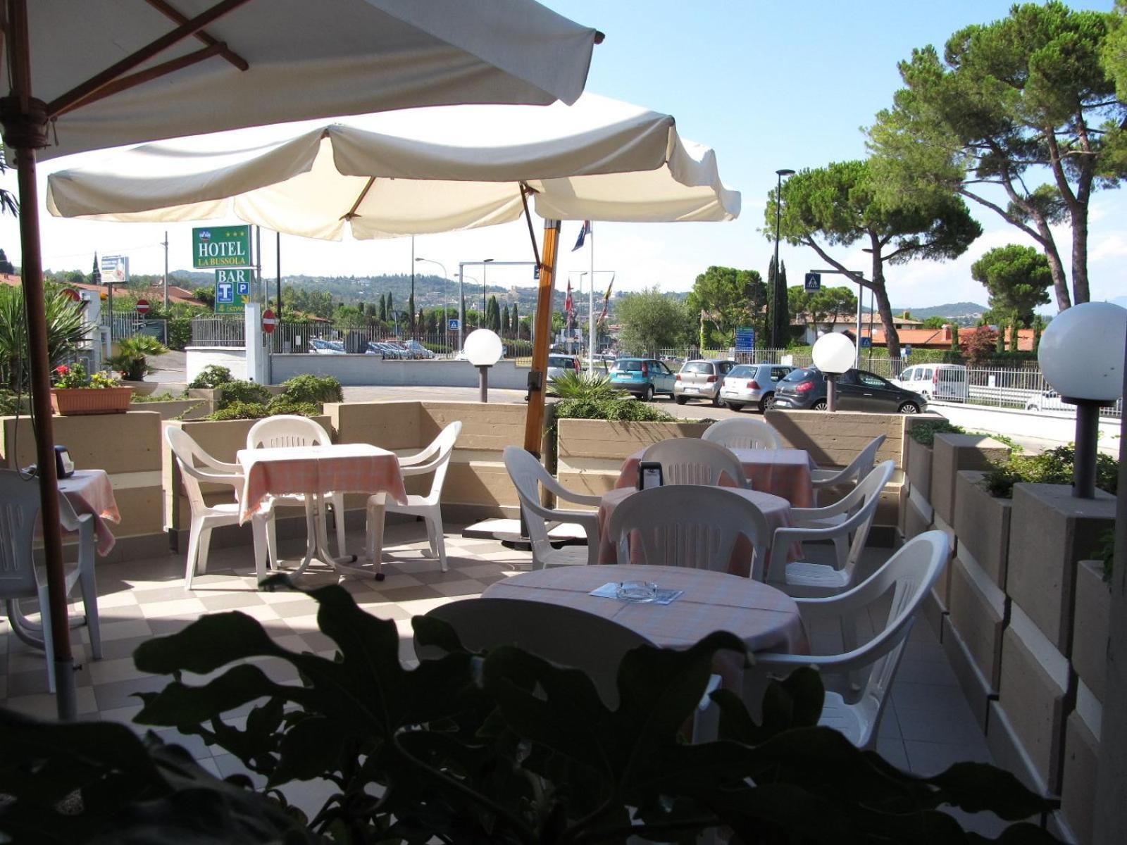 Hotel La Bussola Padenghe sul Garda Bagian luar foto
