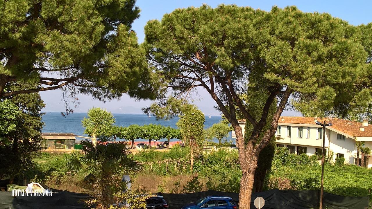 Hotel La Bussola Padenghe sul Garda Bagian luar foto