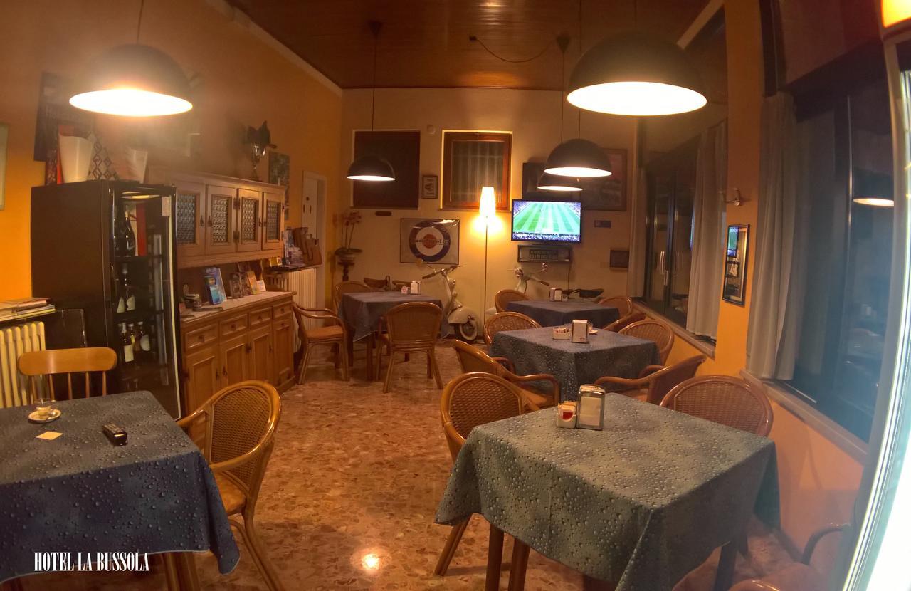 Hotel La Bussola Padenghe sul Garda Bagian luar foto