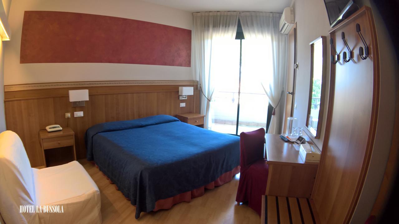 Hotel La Bussola Padenghe sul Garda Bagian luar foto