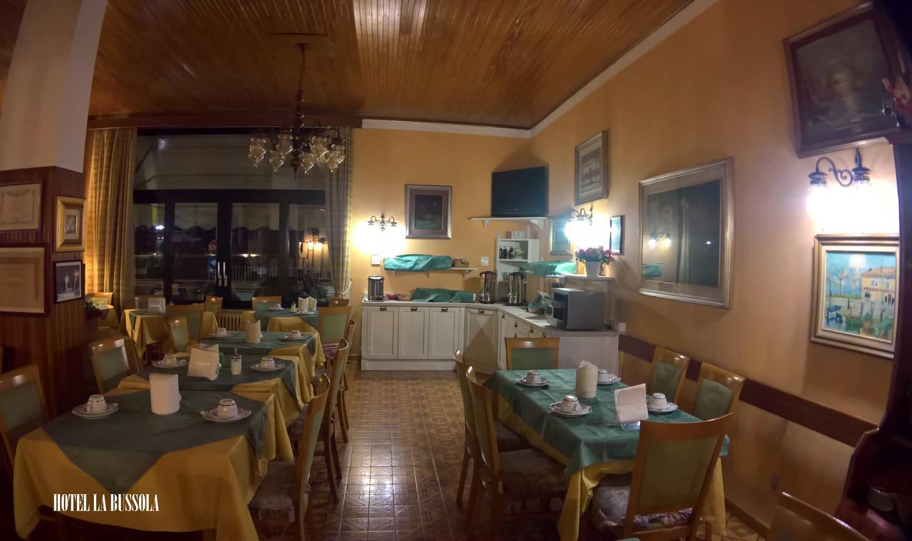 Hotel La Bussola Padenghe sul Garda Bagian luar foto