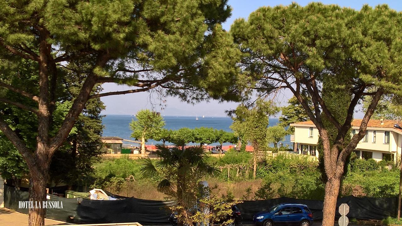 Hotel La Bussola Padenghe sul Garda Bagian luar foto