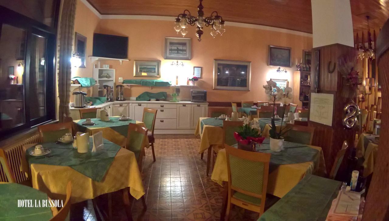 Hotel La Bussola Padenghe sul Garda Bagian luar foto