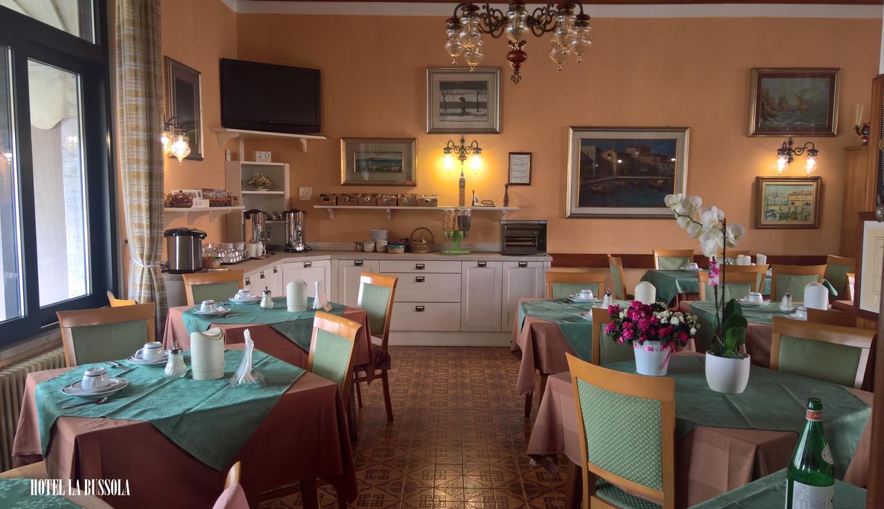 Hotel La Bussola Padenghe sul Garda Bagian luar foto