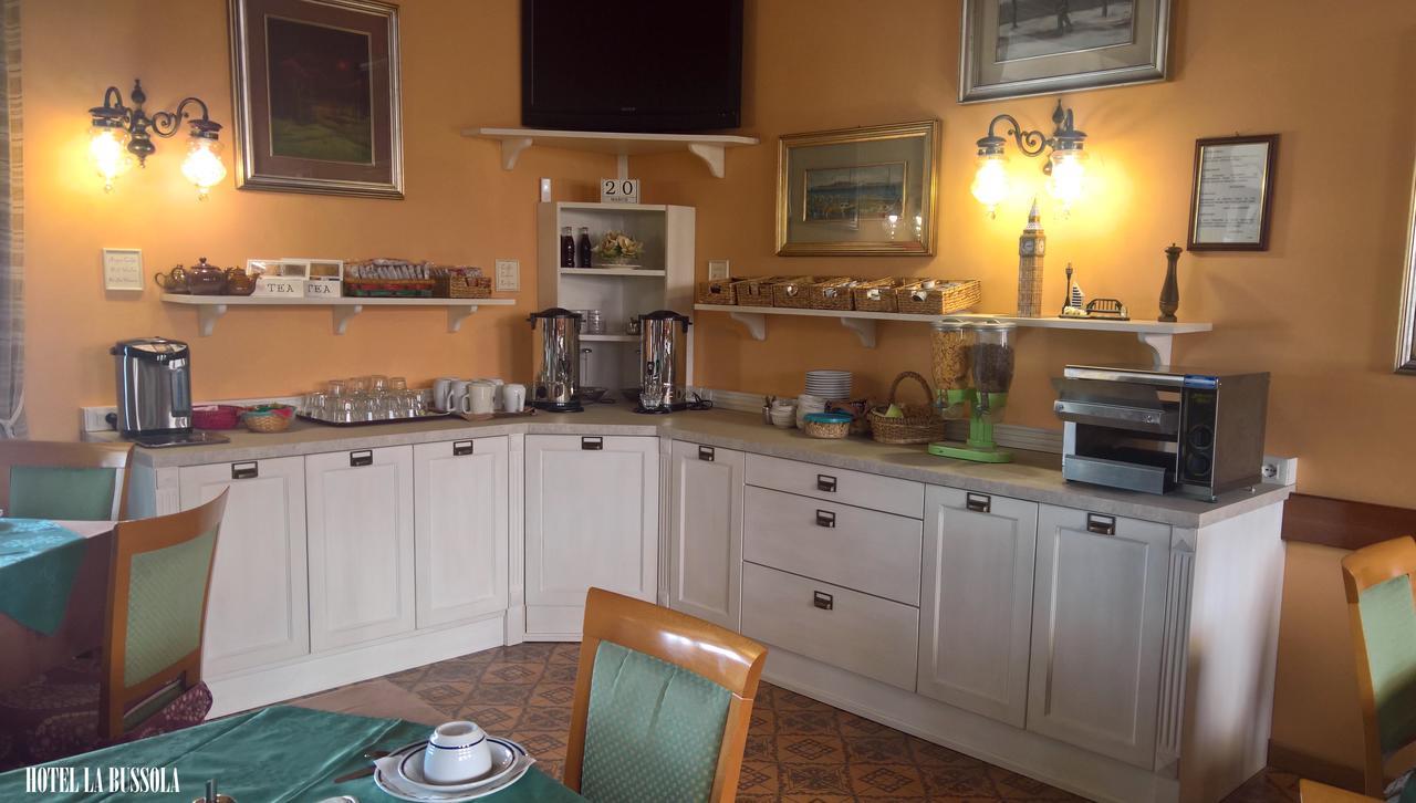 Hotel La Bussola Padenghe sul Garda Bagian luar foto
