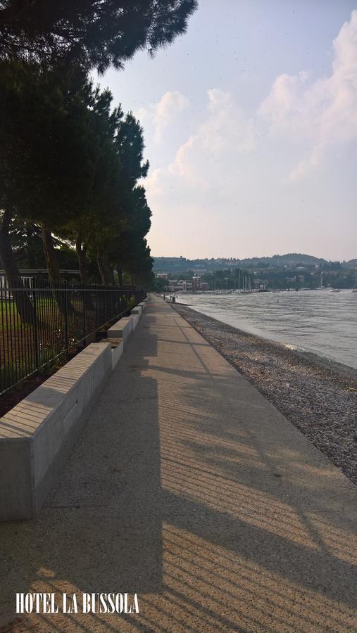 Hotel La Bussola Padenghe sul Garda Bagian luar foto