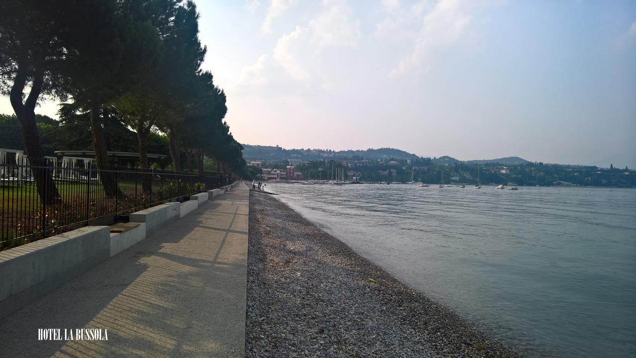 Hotel La Bussola Padenghe sul Garda Bagian luar foto