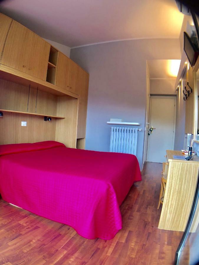 Hotel La Bussola Padenghe sul Garda Bagian luar foto